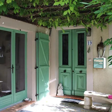 Couette-café Le Chat Botté - Vankantiehuis In Languedoc-roussillion *