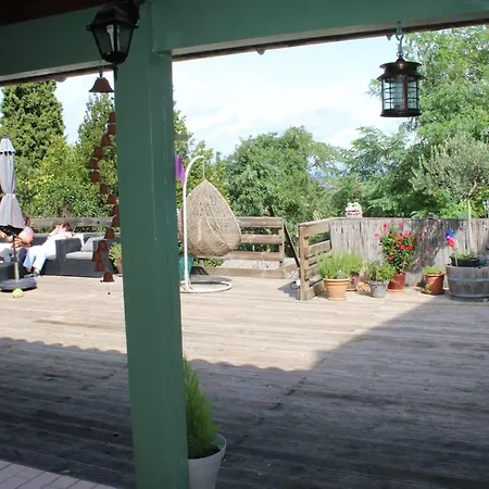 Bed & Breakfast Le Chat Botte - Vankantiehuis In Languedoc-roussillion Routier